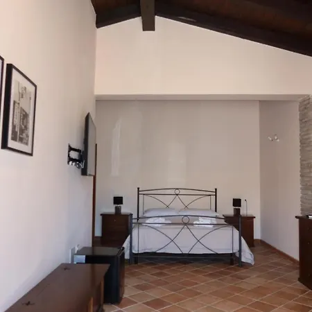 La Corte Dei Sabatini * Pietrapaola