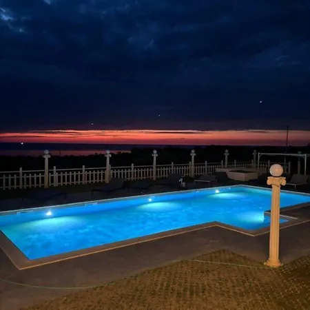 La Corte Dei Sabatini Resort *