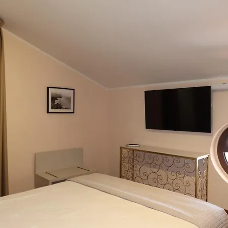 La Corte Dei Sabatini Pietrapaola