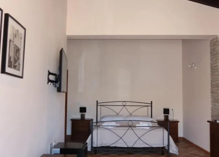 La Corte Dei Sabatini * Pietrapaola