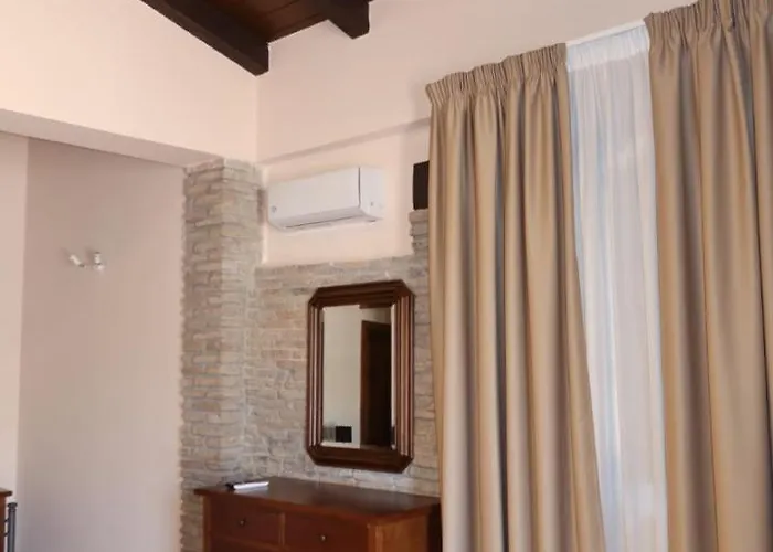 La Corte Dei Sabatini Pietrapaola